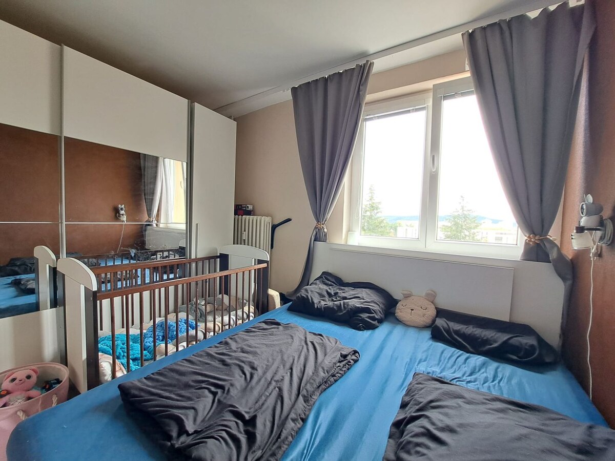 Priestranný 3-izbový byt s dvoma balkónmi na prenájom — foto 3