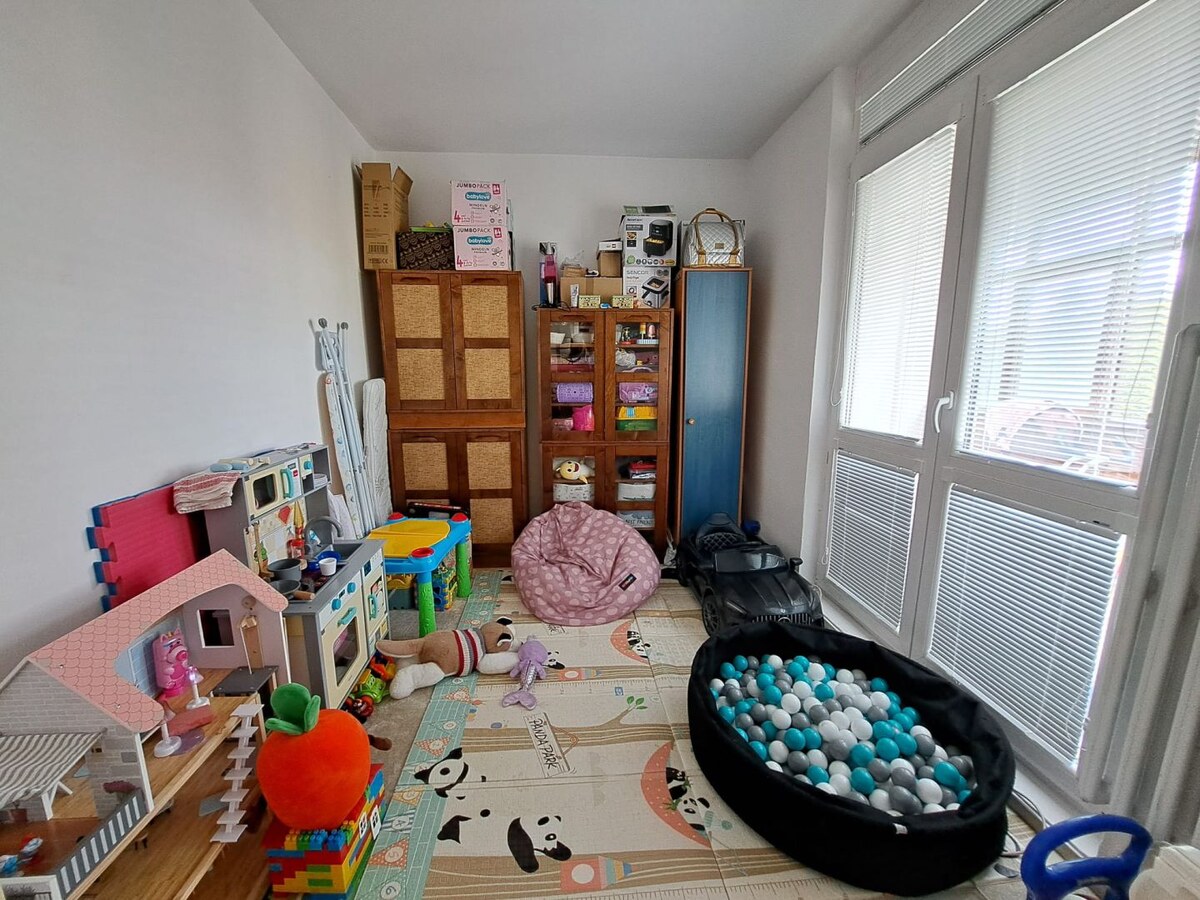Priestranný 3-izbový byt s dvoma balkónmi na prenájom — foto 8