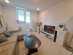 Priestranný 3-izbový byt s dvoma balkónmi na prenájom — foto 1