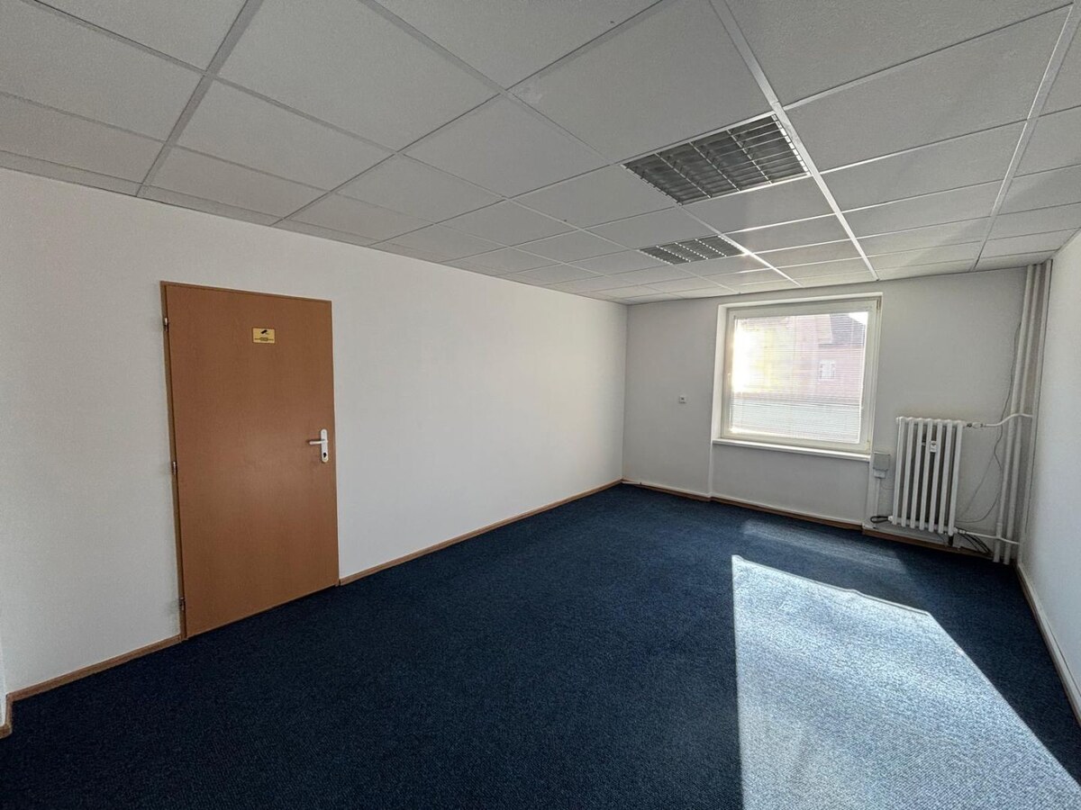 Prenájom praktických kancelárskych priestorov vo výbornej lokalite — foto 14