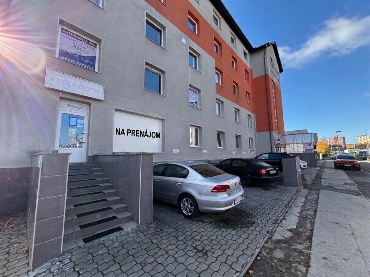 Prenájom praktických kancelárskych priestorov vo výbornej lokalite — foto 15