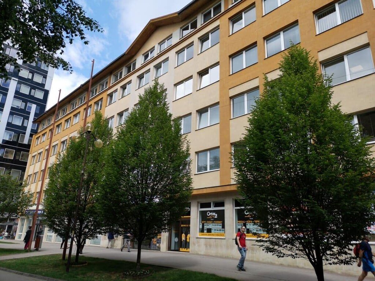 Prenajmem kancelárske priestory v centre mesta Poprad na námestí — foto 2