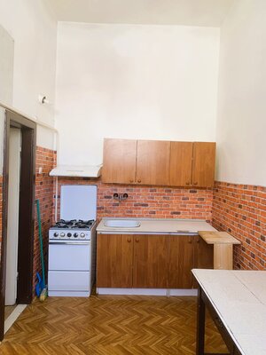 TEHLOVÝ MEŠTIACKY 1-IZBOVÝ BYT, KOŠICE -CENTRUM — foto 2