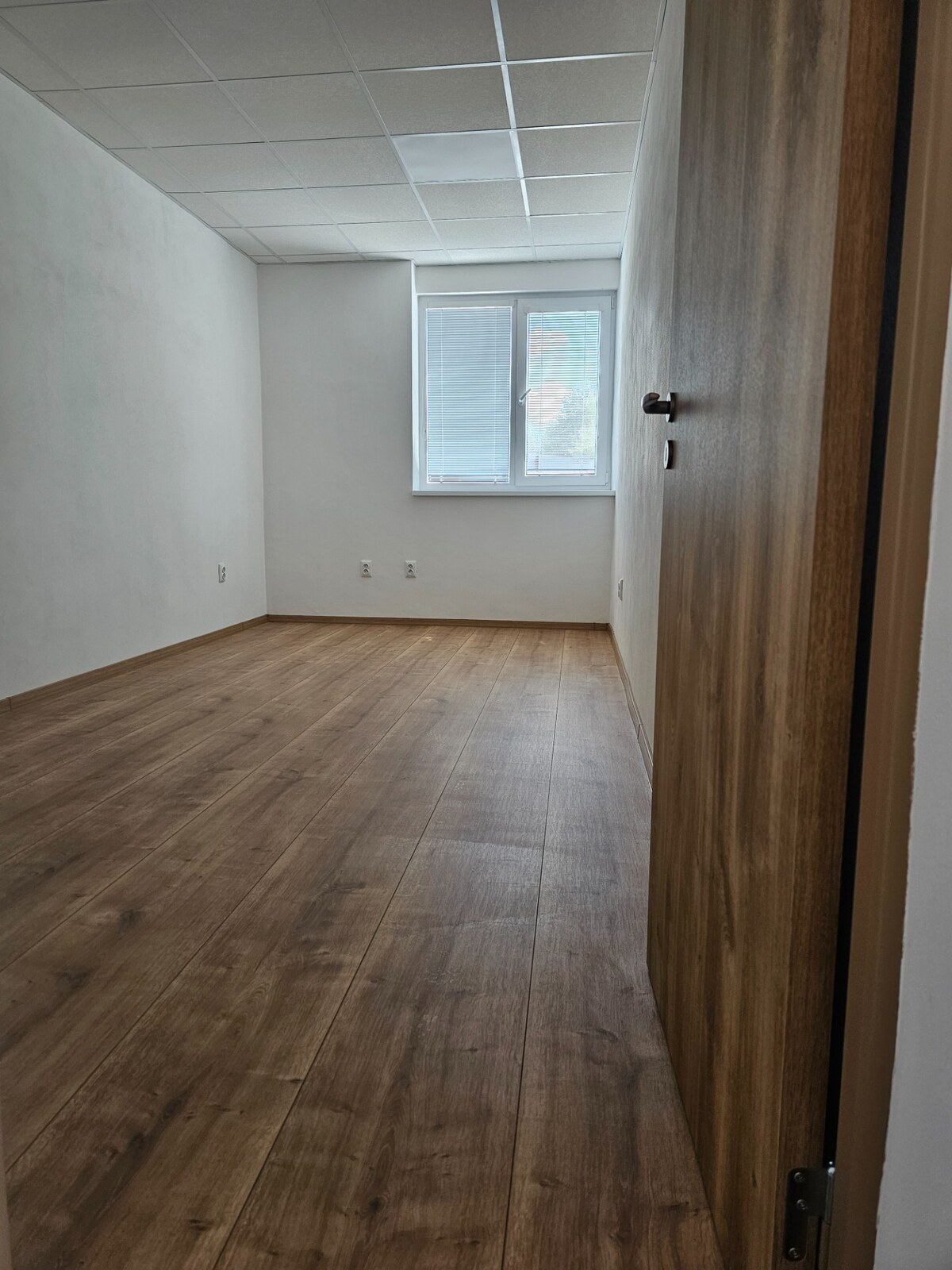 NA PRENÁJOM: LOGISTICKÁ, SKLADOVÁ A VÝROBNA HALA 2124 m2, KOŠICE — foto 4