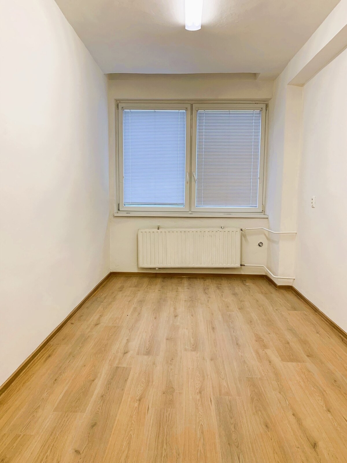 PRENÁJOM: MALÁ KANCELÁRIA 15 m2, GARBIARSKA ULICA, KOŠICE — foto 2