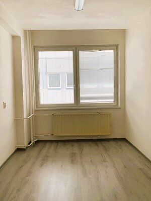 PRENÁJOM: MALÁ KANCELÁRIA 15 m2, GARBIARSKA ULICA, KOŠICE — foto 1