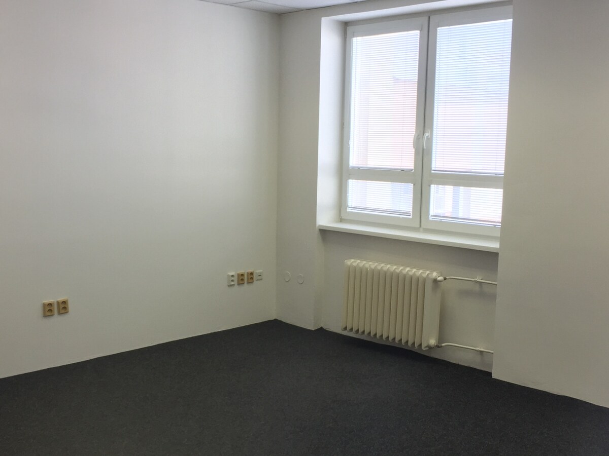 KANCELÁRIA 38 M2 PRI OC GALÉRIA