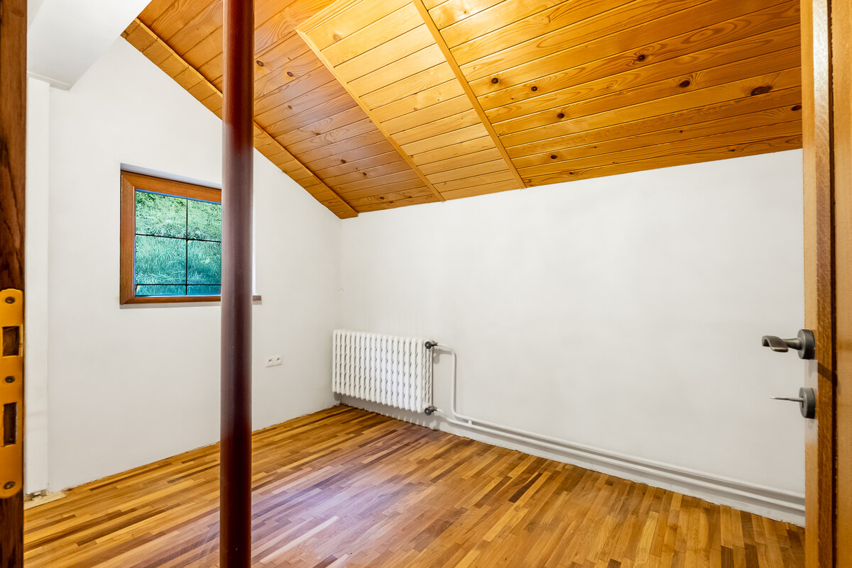 PREDAJ: REKREAČNÝ DOM S POZEMKAMI V OBCI MOŠTENICA — foto 13