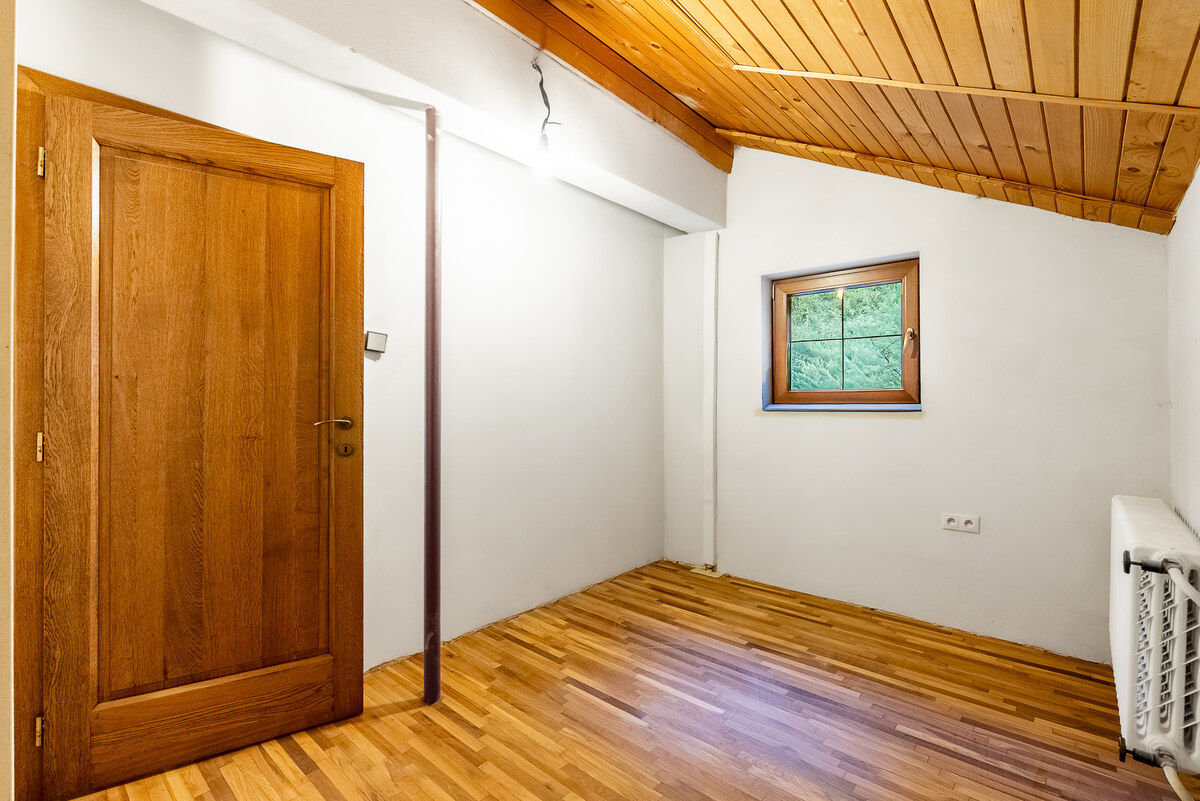 PREDAJ: REKREAČNÝ DOM S POZEMKAMI V OBCI MOŠTENICA — foto 14