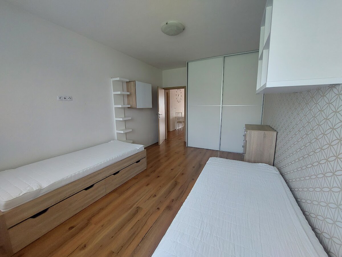 PRENÁJOM : MODERNÝ 3 IZBOVÝ BYT S TERASOU A GARÁŽOVÝM STÁTÍM, BELVEDER — foto 11
