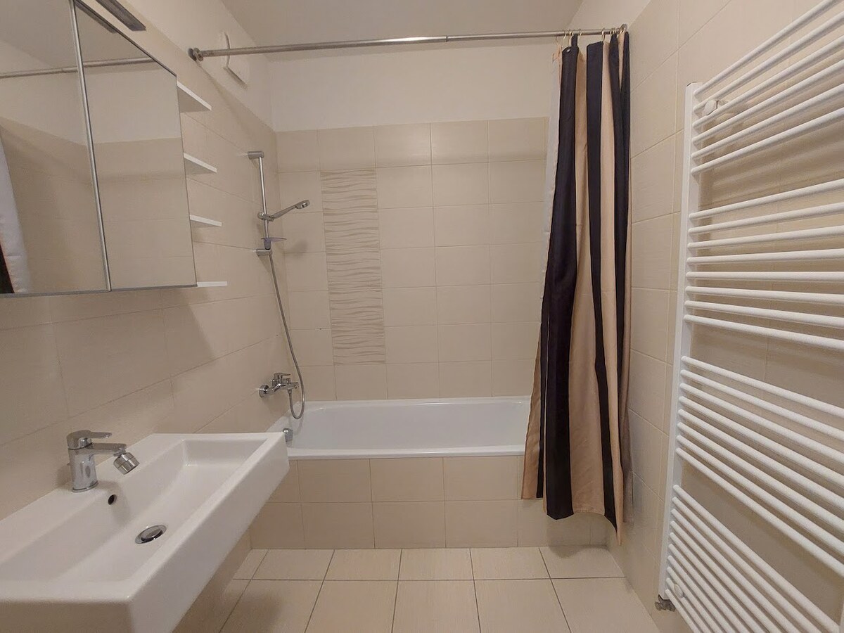 PRENÁJOM : MODERNÝ 3 IZBOVÝ BYT S TERASOU A GARÁŽOVÝM STÁTÍM, BELVEDER — foto 14