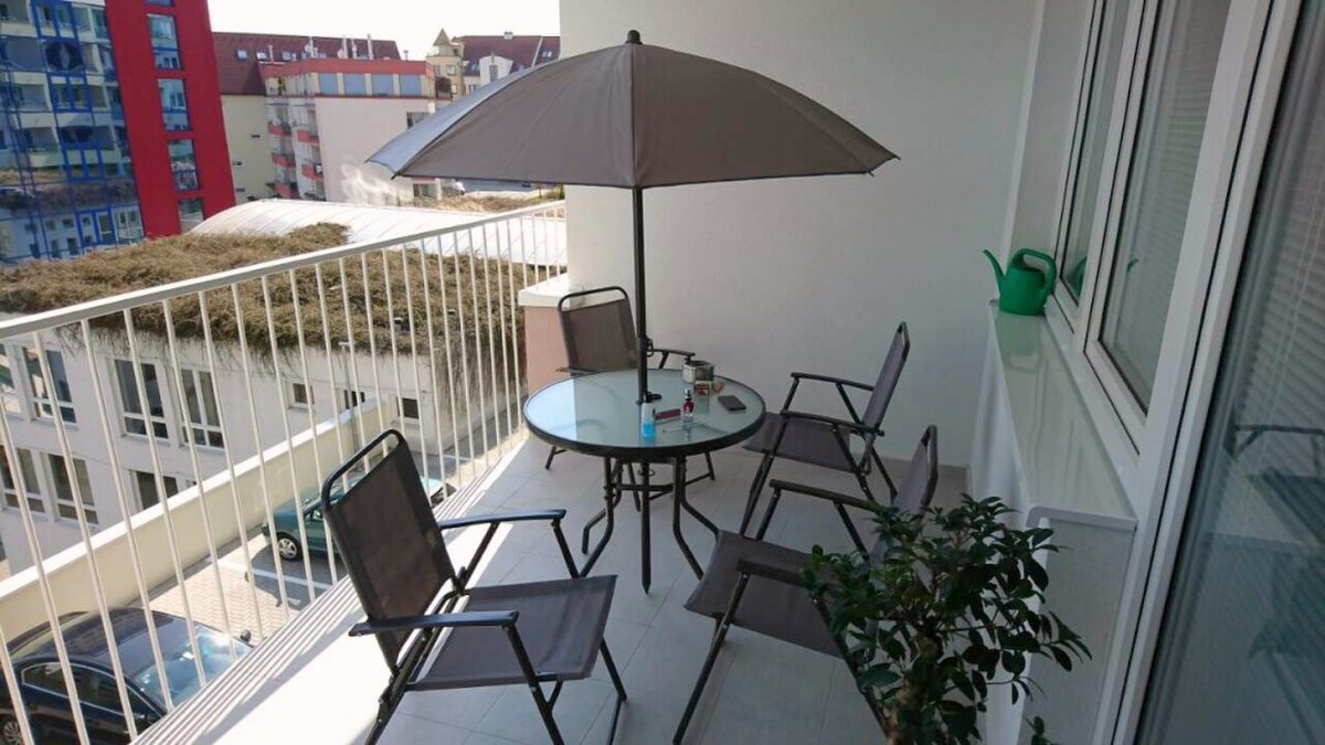 PRENÁJOM : MODERNÝ 3 IZBOVÝ BYT S TERASOU A GARÁŽOVÝM STÁTÍM, BELVEDER — foto 16