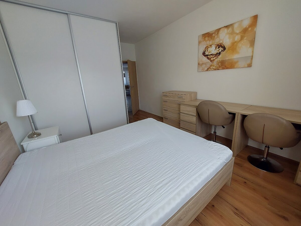 PRENÁJOM : MODERNÝ 3 IZBOVÝ BYT S TERASOU A GARÁŽOVÝM STÁTÍM, BELVEDER — foto 6