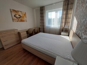 PRENÁJOM : MODERNÝ 3 IZBOVÝ BYT S TERASOU A GARÁŽOVÝM STÁTÍM, BELVEDER — foto 7