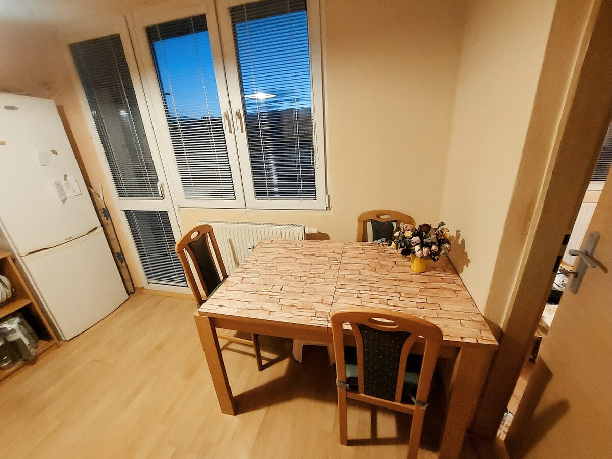 PRENÁJOM: 1 IZBOVÝ BYT S BALKÓNOM, LAZOVNÁ — foto 3