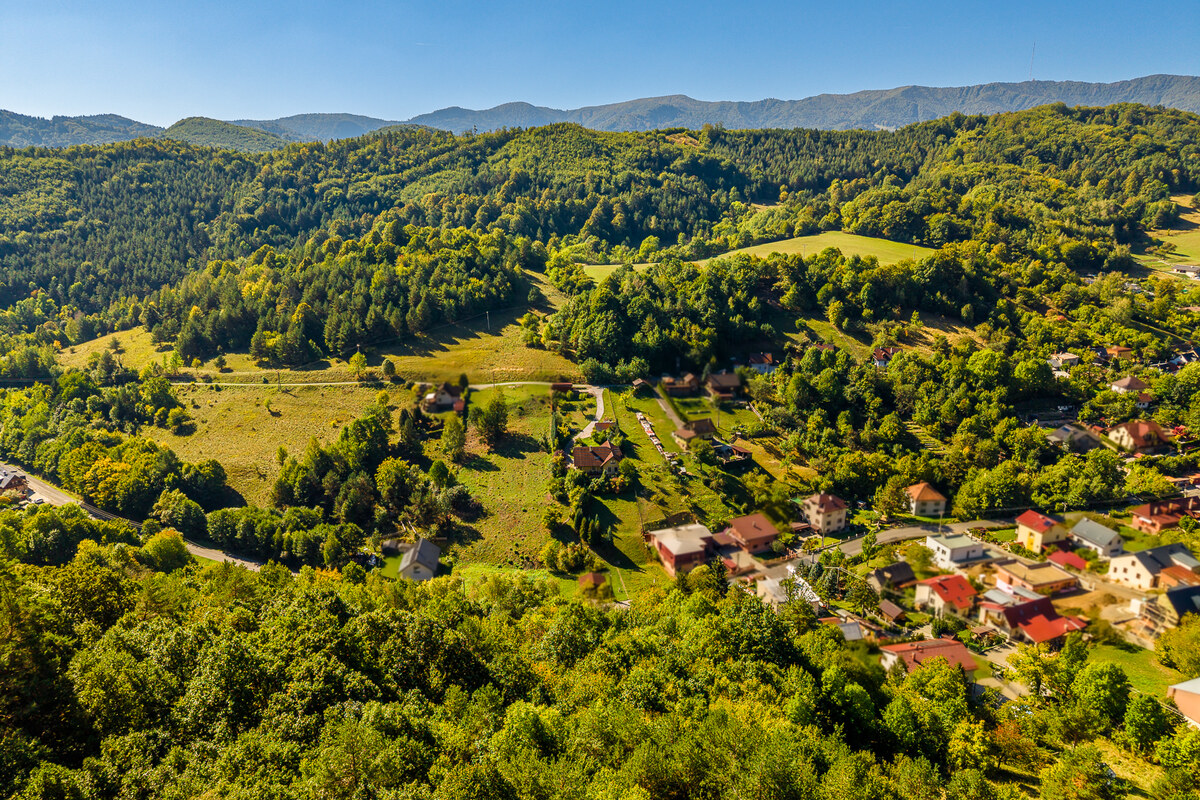 PREDAJ: STAVEBNÝ POZEMOK, RIEČKA — foto 6