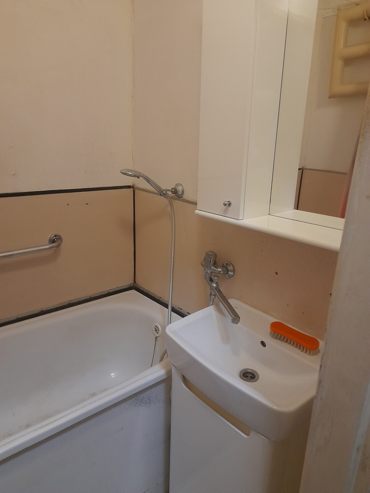 3 izbový byt v centre Nových Zámkov — foto 5