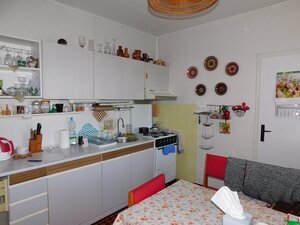 Na predaj: Veľký 3-izbový priestranný byt v Štúrove. — foto 4