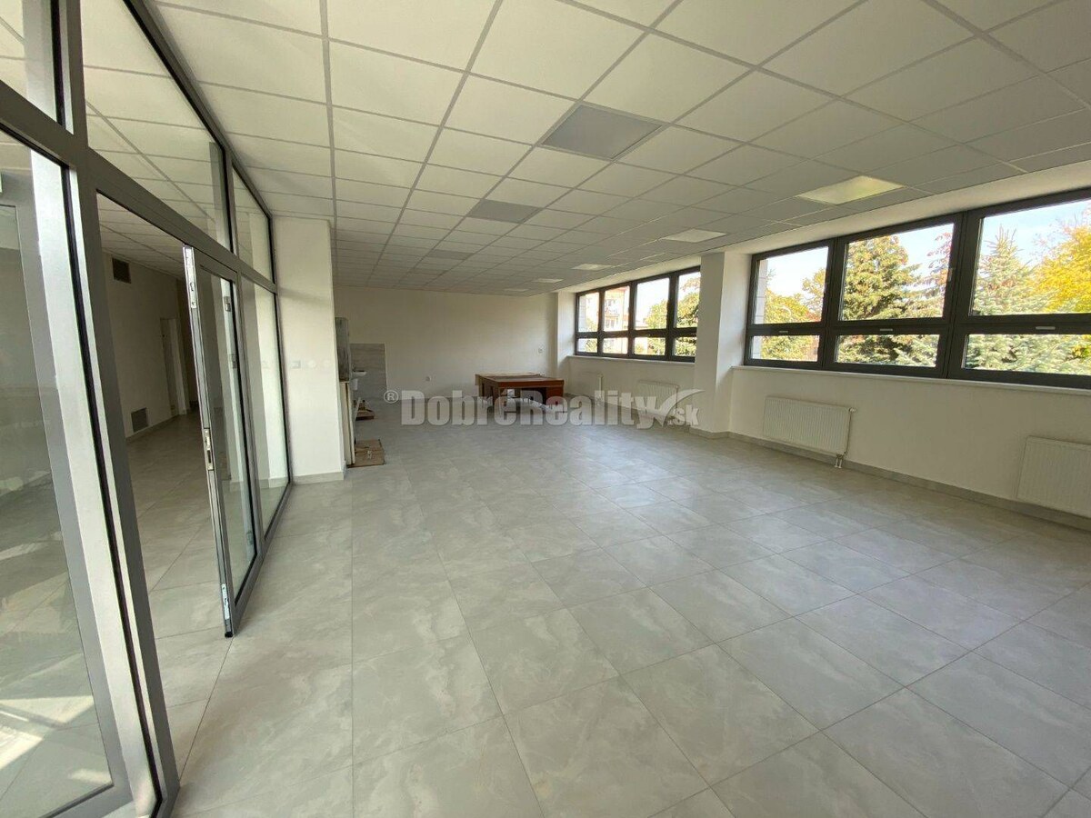 Na prenájom pekný komerčný priestor 72 m2 v Rimavskej Sobote — foto 2