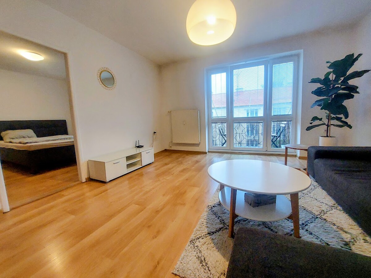 PRENÁJOM: KRÁSNY ZARIADENÝ 2 IZBOVÝ BYT S BALKÓNOM, FORTNIČKA — foto 2
