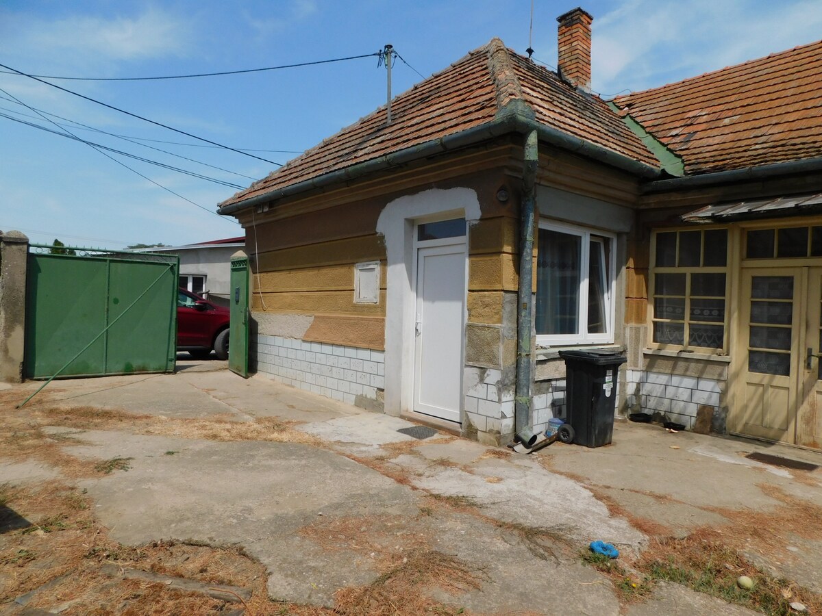 Na predaj 5-izbový rodinný dom s veľkým pozemkom – Dvory nad Žitavou — foto 11