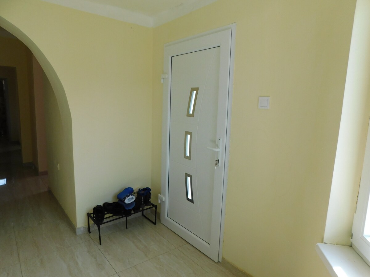 Ponúkame na predaj 3-izb. rodinný dom v obci Dvory nad Žitavou. — foto 11