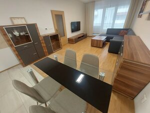 PRENÁJOM: ÚTULNÝ 2 IZBOVÝ BYT BEZ BALKÓNA, NOVOSTAVBA, CENTRUM — foto 1