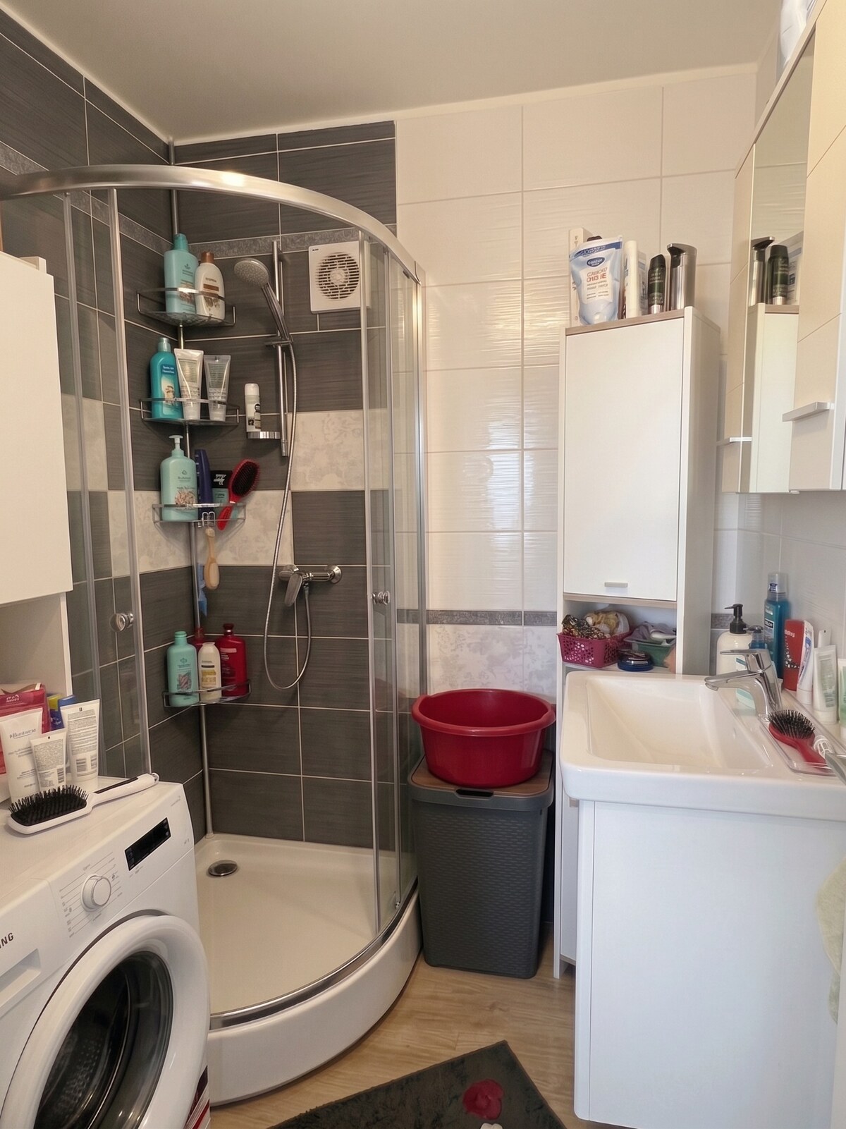 Svetlý 3-izbový byt s novou kuchyňou, klímou a panoramatickým výhľadom — foto 10