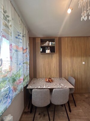 Svetlý 3-izbový byt s novou kuchyňou, klímou a panoramatickým výhľadom — foto 5
