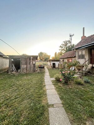 3-izbový Rodinný dom s atmosférou starých čias, ihneď obývateľný. — foto 11