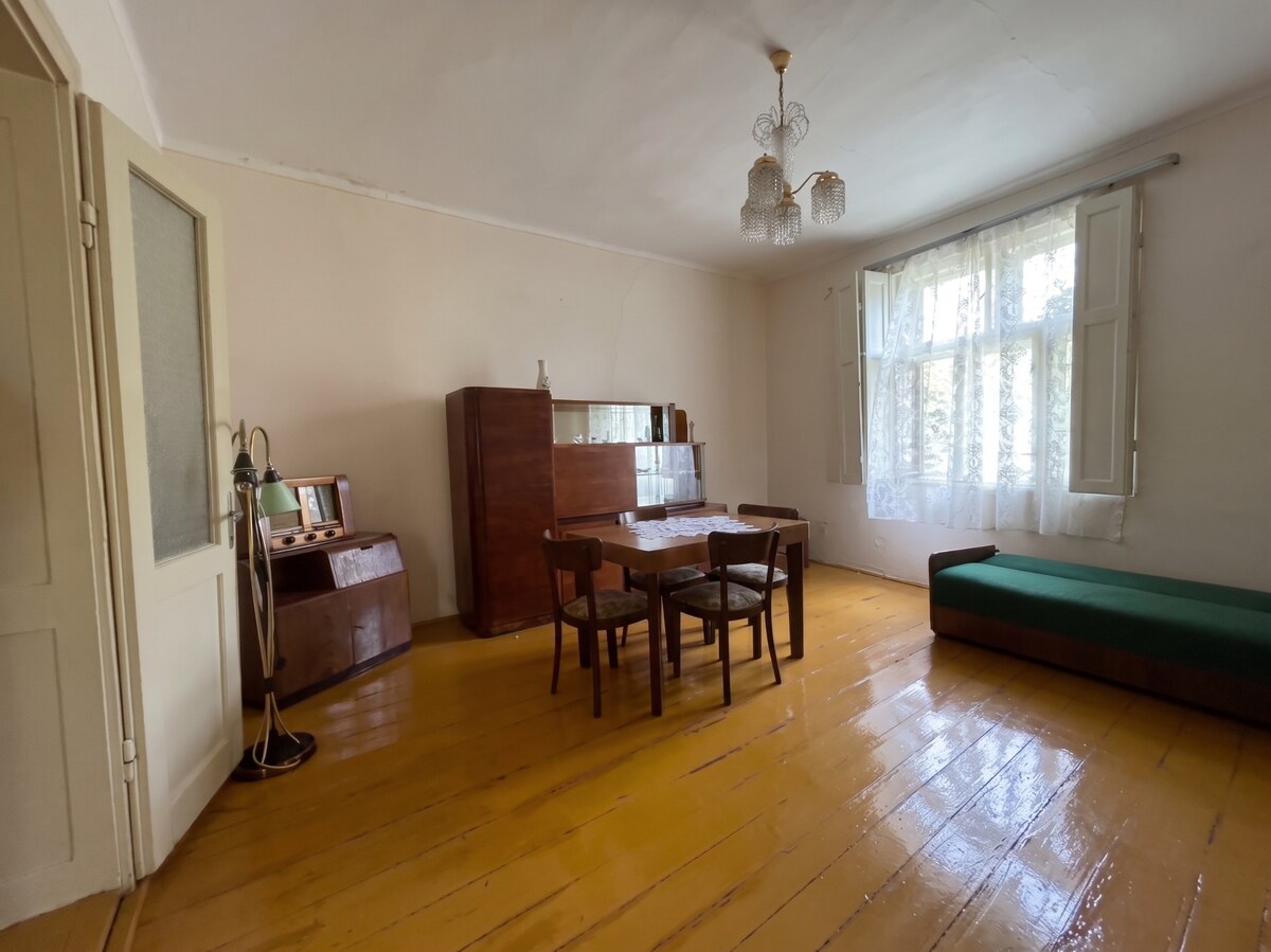 Tradičný 4-izbový rodinný dom z pálenej tehly, na predaj — foto 2