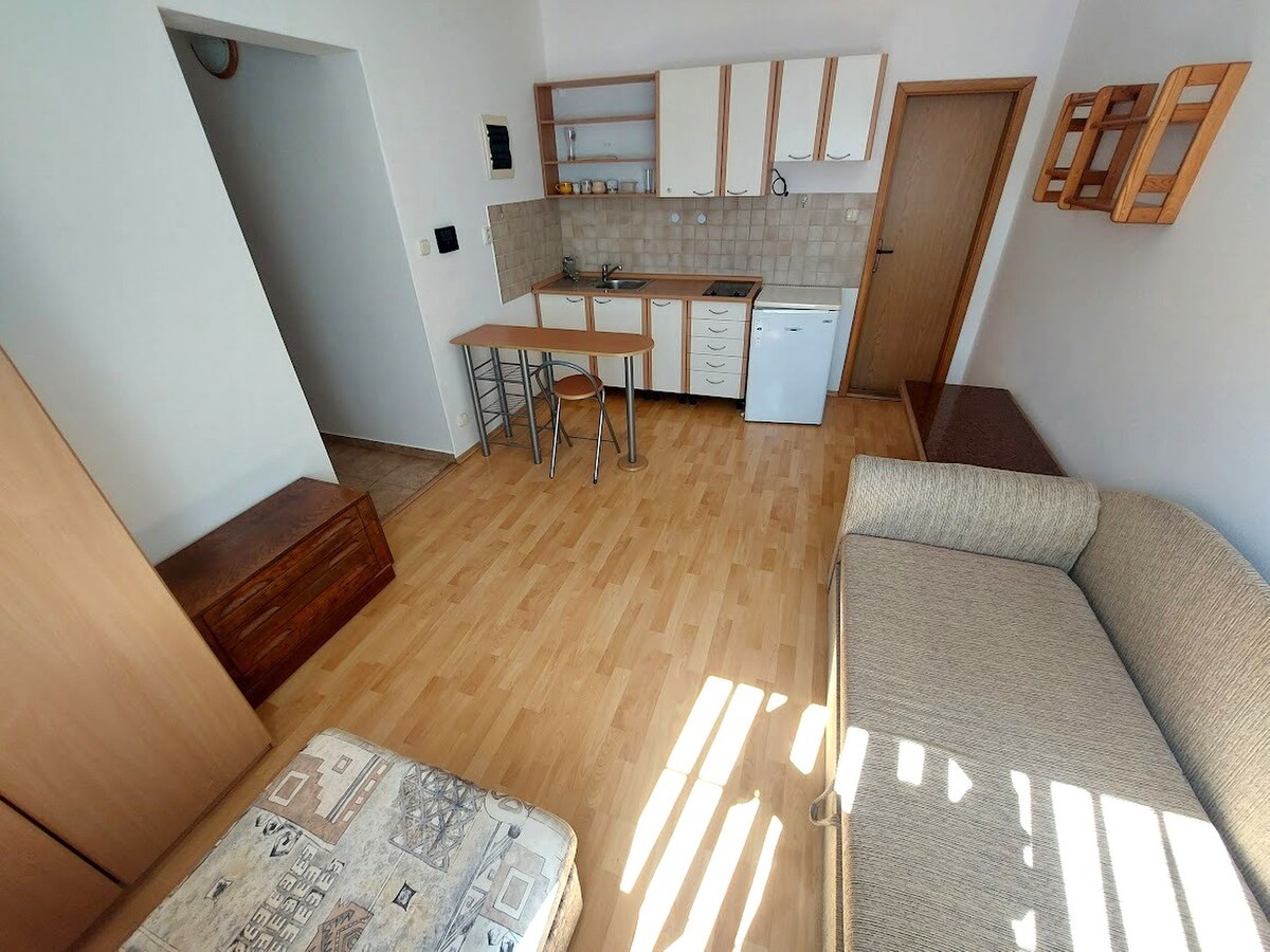 PRENÁJOM: ZARIADENÁ GARSÓNKA V CENTRE BANSKEJ BYSTRICE — foto 2