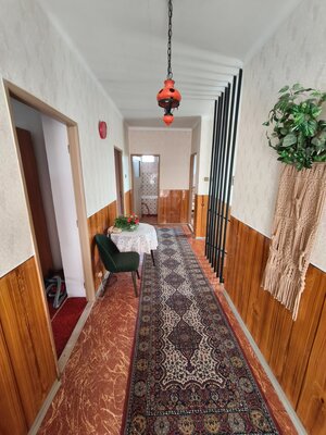 Priestranný dvojpodlažný rodinný dom pre veľkú rodinu-super stav. — foto 6