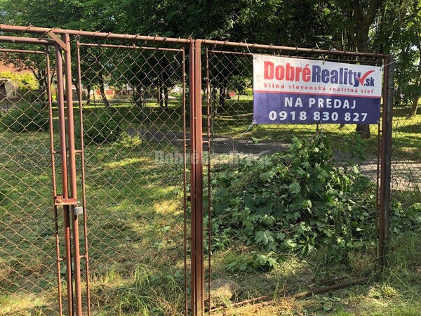 Lukratívny pozemok pri parku