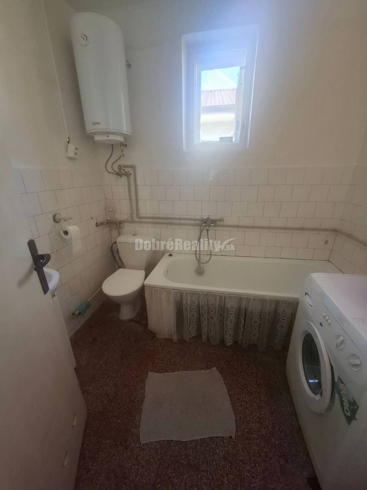 Na predaj rodinny dom v obci Iža. — foto 5