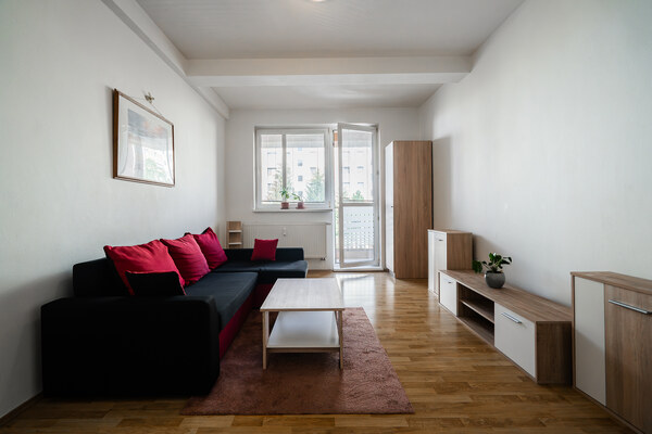 REZERVOVANÝ: 2 izbový byt s balkónom, 70 m2, Brezno - Mazorníkovo