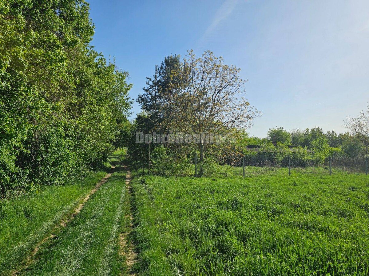Jedinečný pozemok pod lesom v obci Sokolovce 675m2 – tiché miesto s ve — foto 8