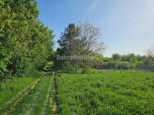 Jedinečný pozemok pod lesom v obci Sokolovce 675m2 – tiché miesto s ve — foto 8