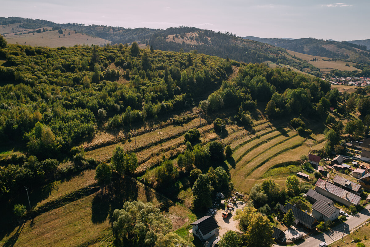 PREDAJ: Pozemky pre rekreačnú chatu, 765 m² – Čierny Balog, Komov