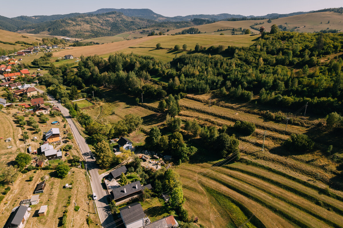 PREDAJ: Pozemky pre rekreačnú chatu, 765 m² – Čierny Balog, Komov — foto 2