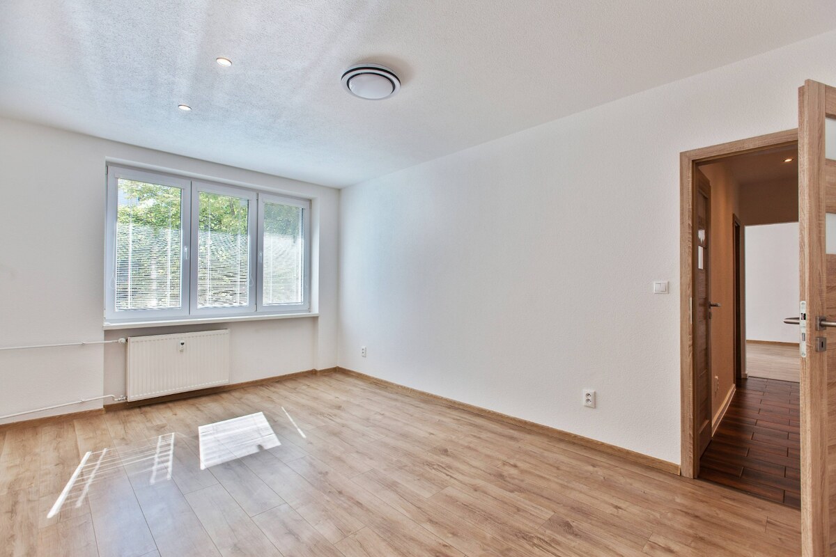 REZERVOVANÝ:  2 izbový byt s balkónom a pivnicou, Bystrický rad, Zvol — foto 4