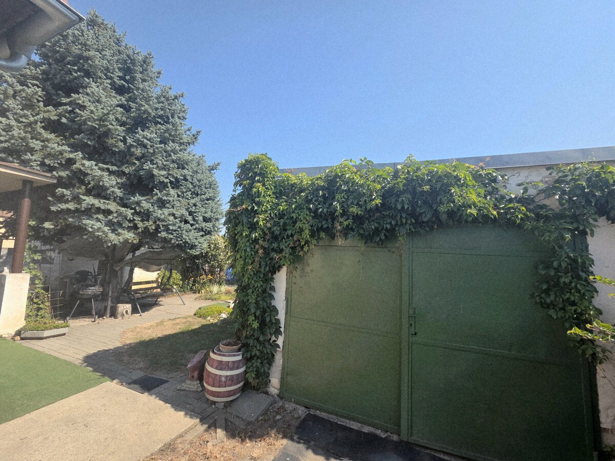 Pokojné miesto pre Vašu rodinu, rodinný domček  na priestranom pozemku — foto 15