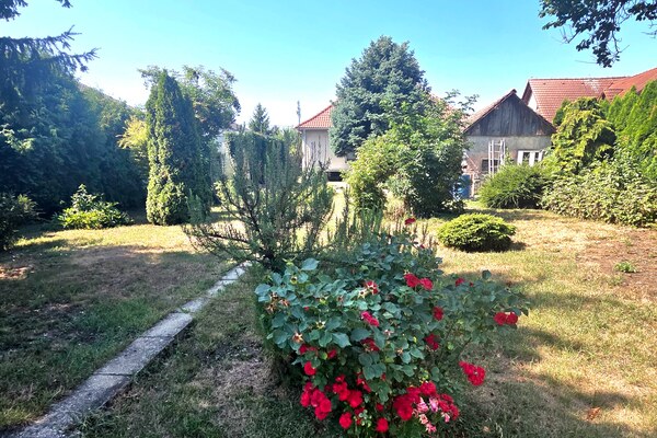 Pokojné miesto pre Vašu rodinu, rodinný domček  na priestranom pozemku
