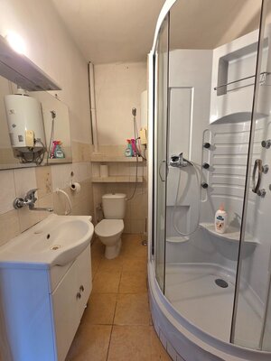 Pokojné miesto pre Vašu rodinu, rodinný domček  na priestranom pozemku — foto 11