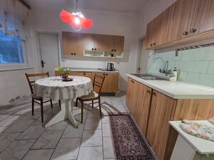 Pokojné miesto pre Vašu rodinu, rodinný domček  na priestranom pozemku — foto 13