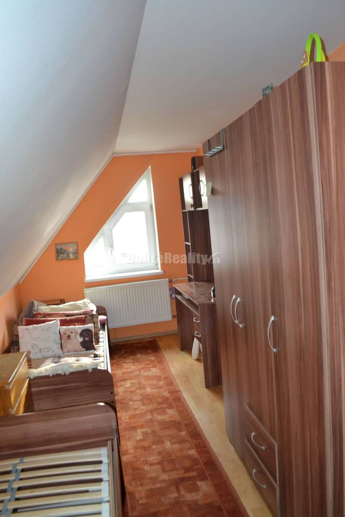 REZERVOVANÉ -  Na predaj priestranný 6 - izbový rodinný dom. — foto 18