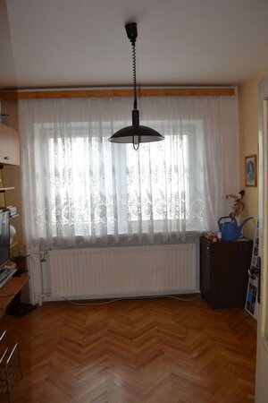 REZERVOVANÉ -  Na predaj priestranný 6 - izbový rodinný dom. — foto 11