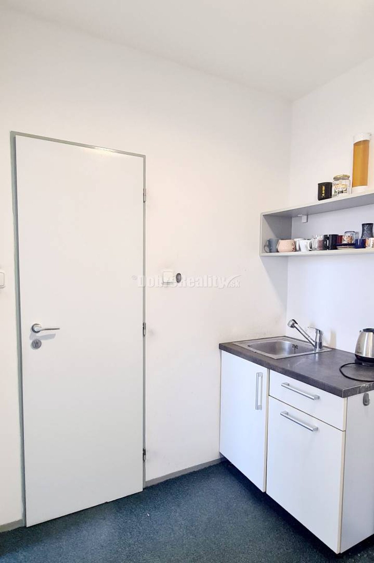 Dobré reality-na prenájom priestory 48,4 m2 a 30,90m2+ kúpelňa s wc, p — foto 3