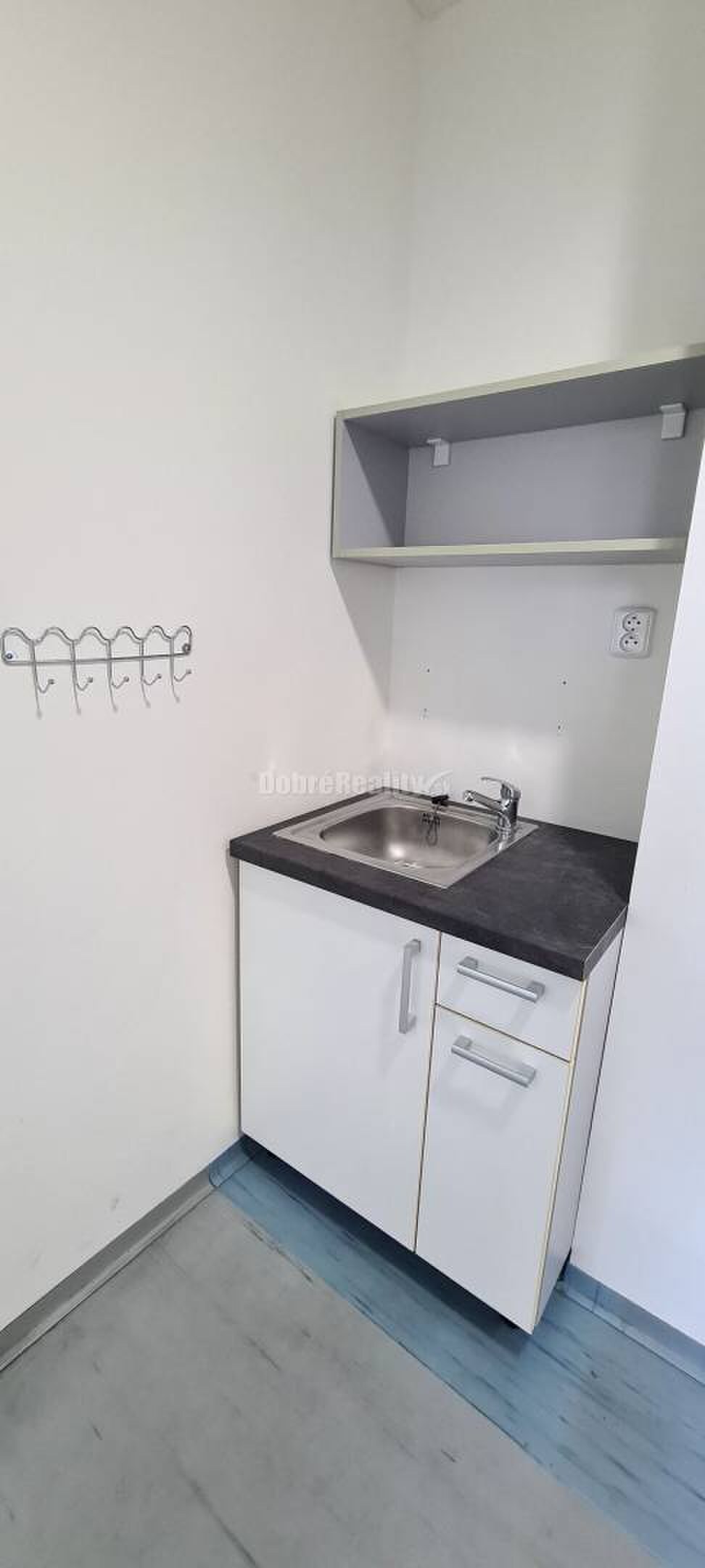 Dobré reality-na prenájom priestory 48,4 m2 a 30,90m2+ kúpelňa s wc, p — foto 9
