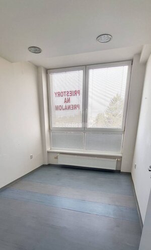 Dobré reality-na prenájom priestory 48,4 m2 a 30,90m2+ kúpelňa s wc, p — foto 16